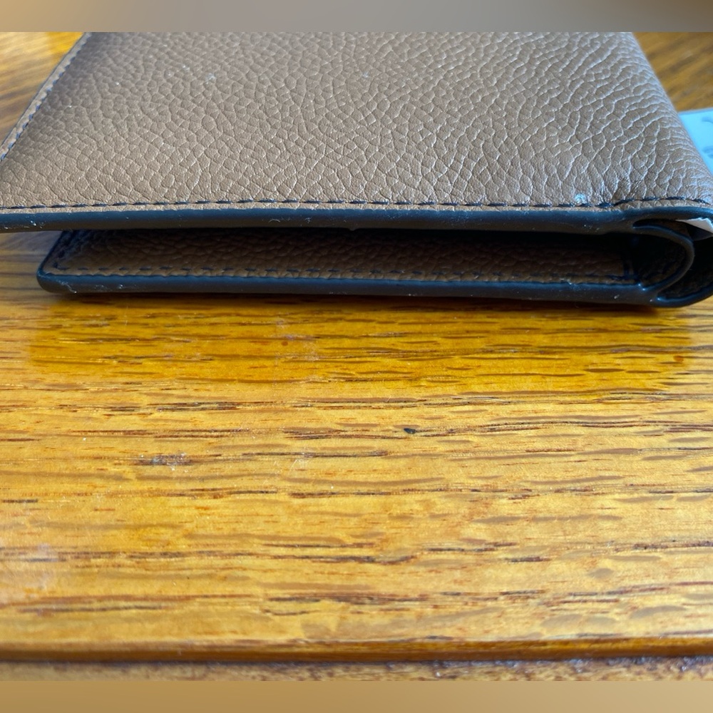 Michael Kors Men’s Brown Leather Russel Billfold Wallet. Style number 36T7LRUF6L - Picture 8 of 9
